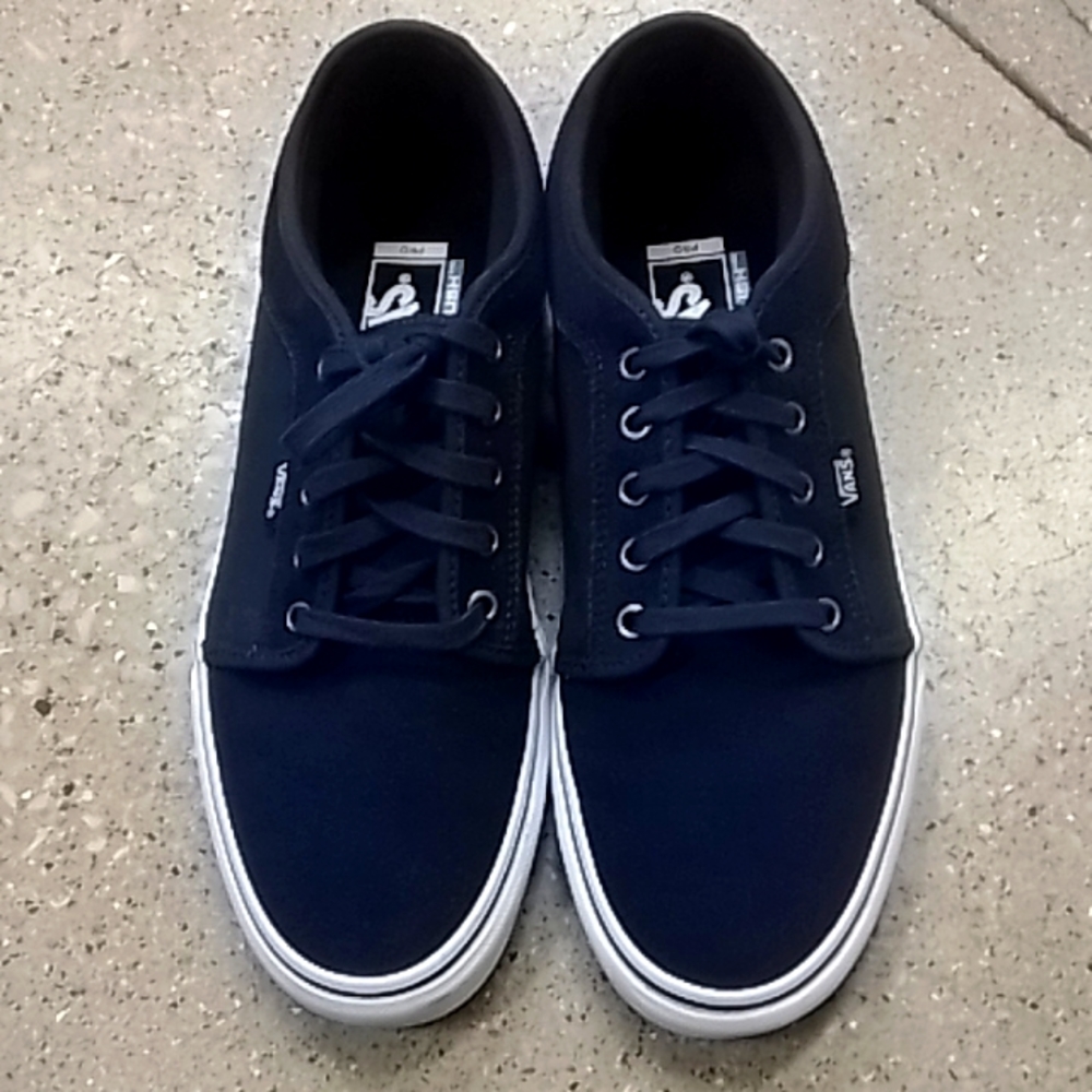 Vans Chukka Low Suede Navy / White MENS | EUC | Size 10